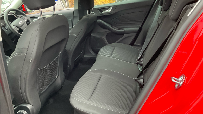 Ford Focus 1.0 EcoBoost 125 Titanium Edition 5dr Auto Petrol Hatchback